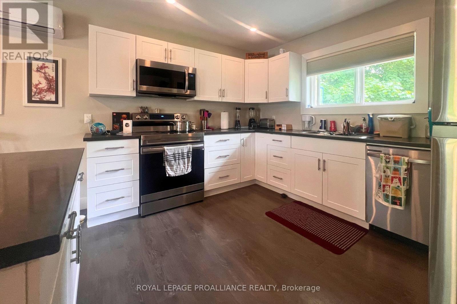 












B - 20 MUNRO AVENUE

,
Belleville (Belleville Ward),




Ontario
K8N1K1

