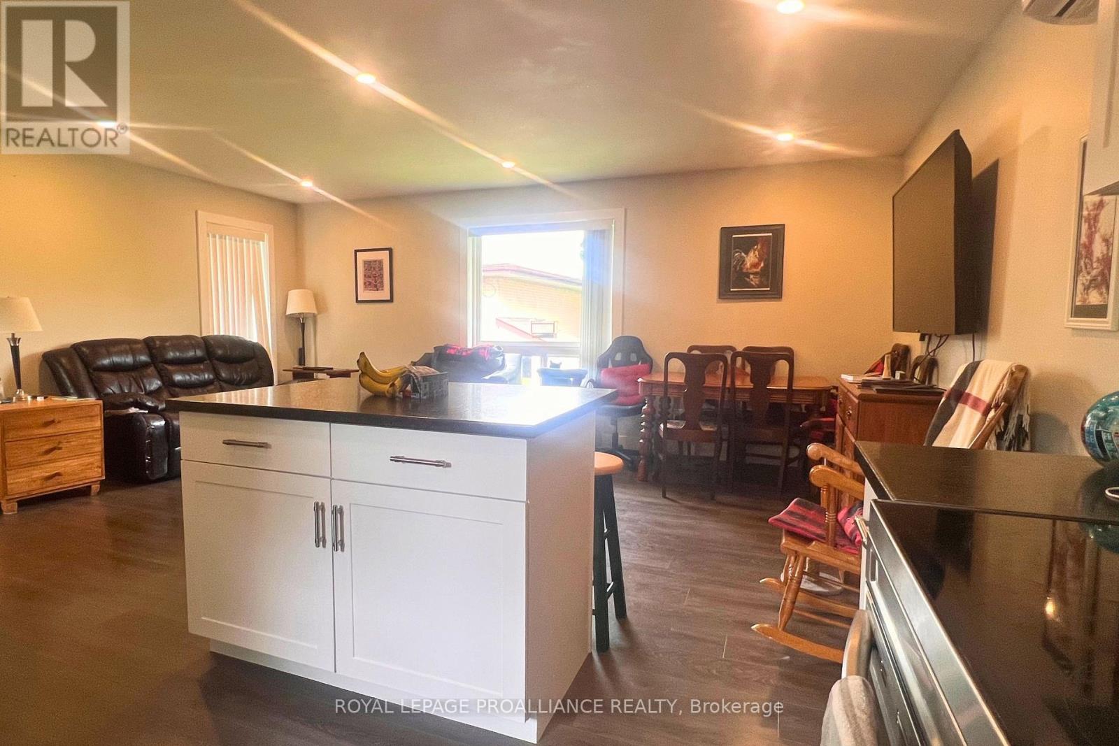 












B - 20 MUNRO AVENUE

,
Belleville (Belleville Ward),




Ontario
K8N1K1

