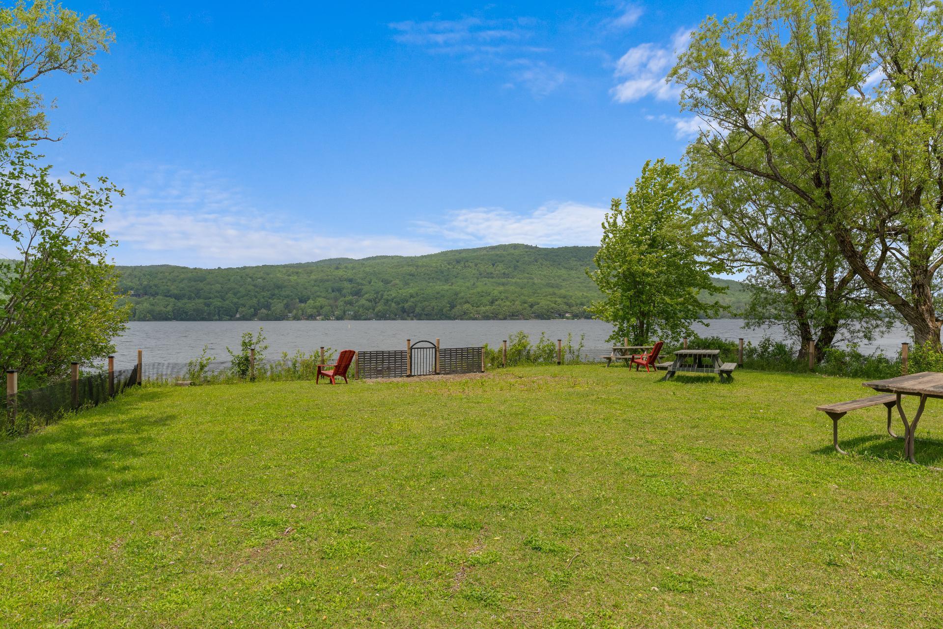 









50Z


Rue des Hirondelles

, 26,
Hatley - Municipalité,







QC
J0B4B0

