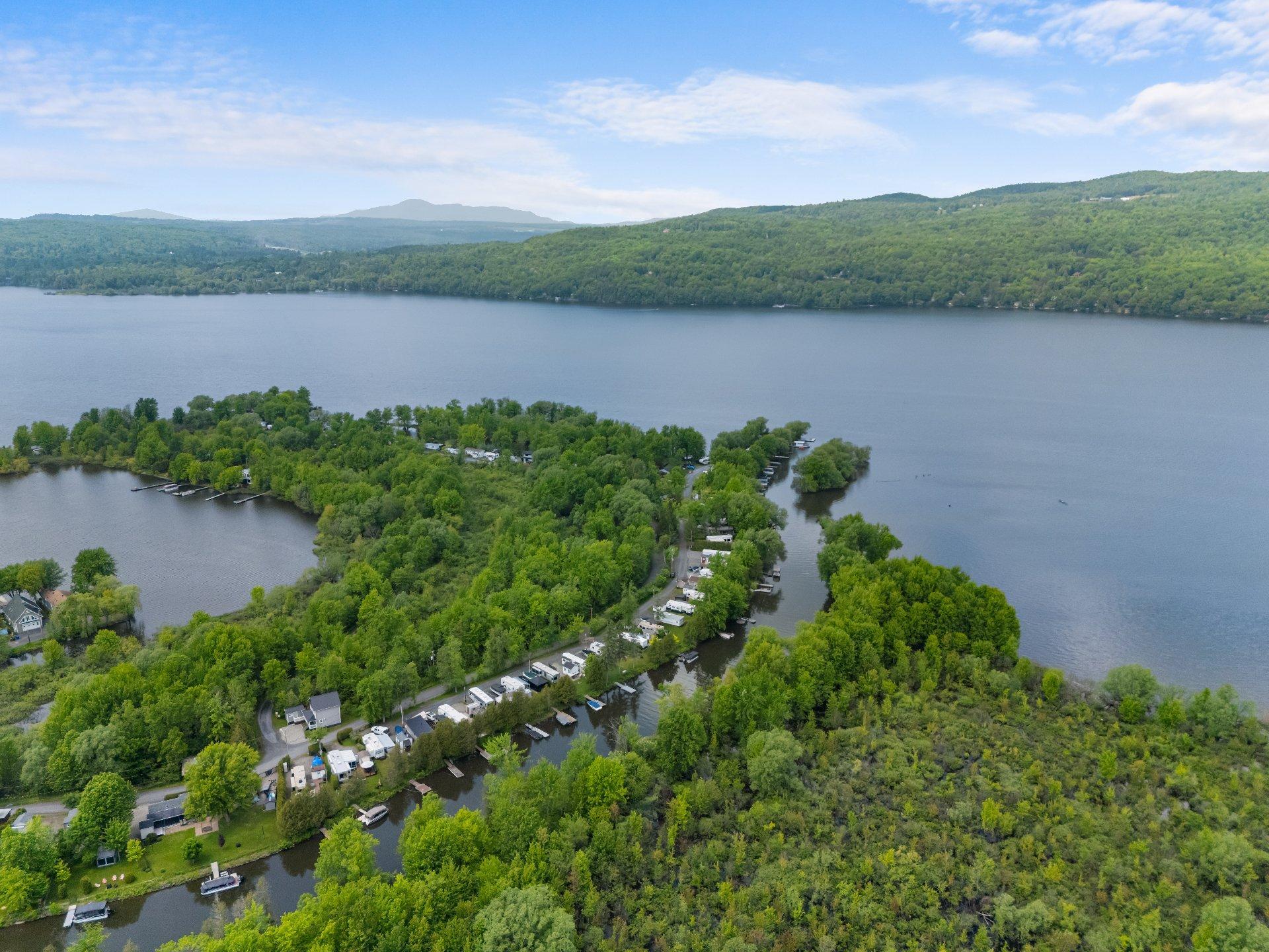 









50Z


Rue des Hirondelles

, 26,
Hatley - Municipalité,







QC
J0B4B0


