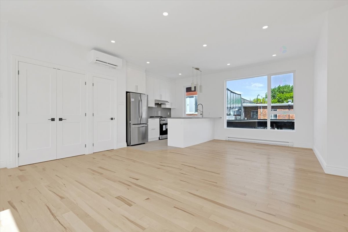 









1910


Rue Sullivan

, 202,
Montréal (Le Sud-Ouest),




QC
H3K2L5

