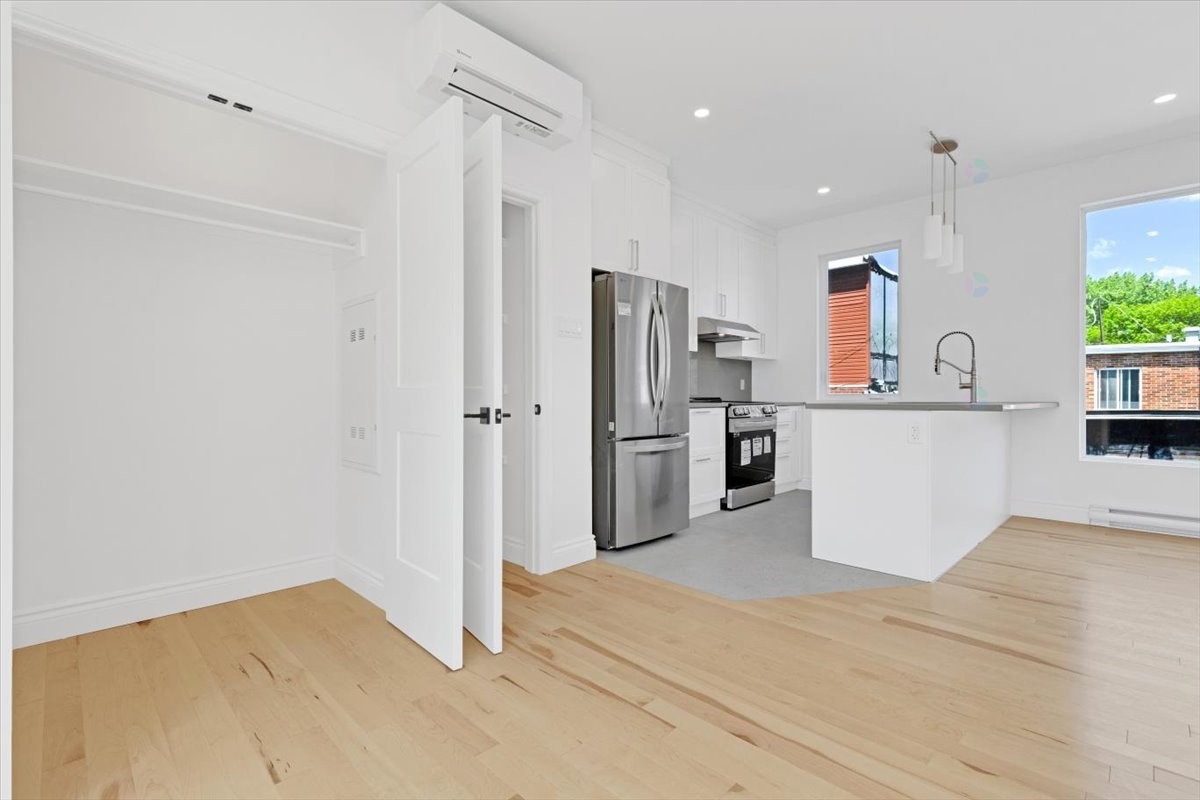 









1910


Rue Sullivan

, 202,
Montréal (Le Sud-Ouest),




QC
H3K2L5

