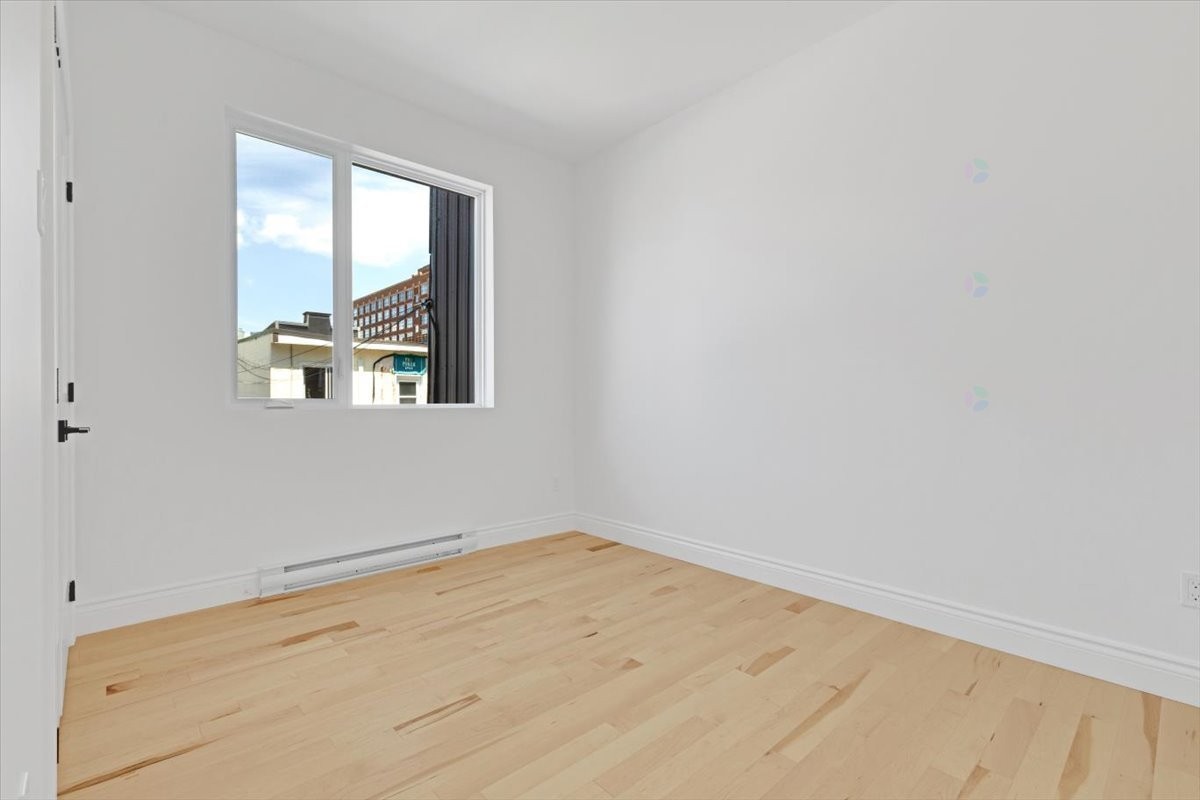 









1910


Rue Sullivan

, 202,
Montréal (Le Sud-Ouest),




QC
H3K2L5

