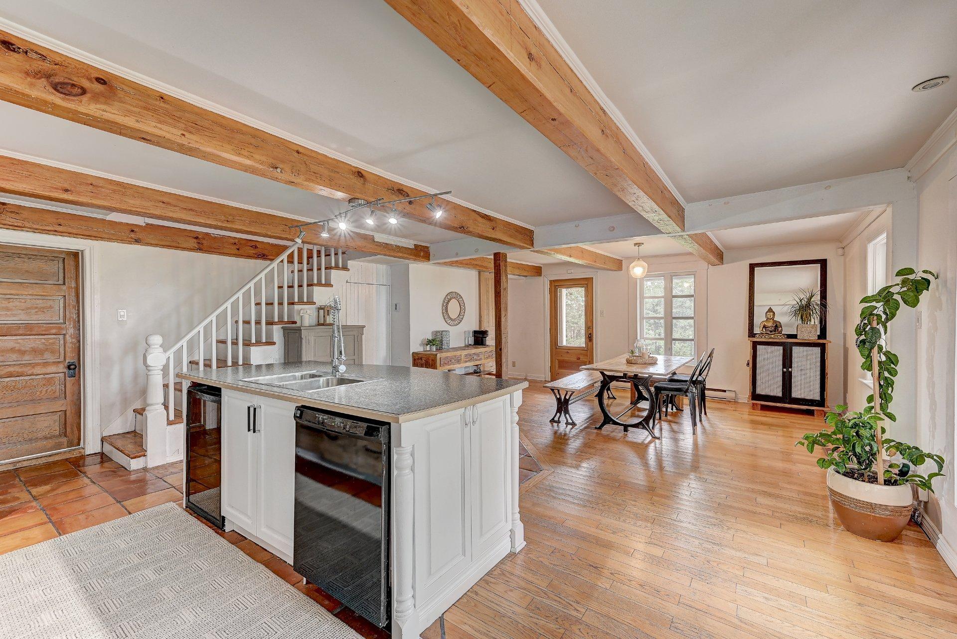 









396


Ch. du Ruisseau-des-Noyers

,
Saint-Jean-sur-Richelieu,




QC
J2Y1J1

