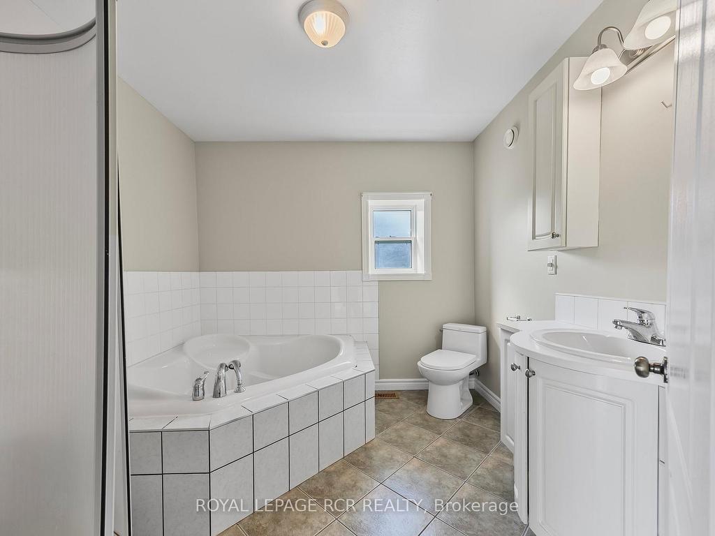 









281


Scarlett

Line,
Oro-Medonte,




ON
L0L 1V0

