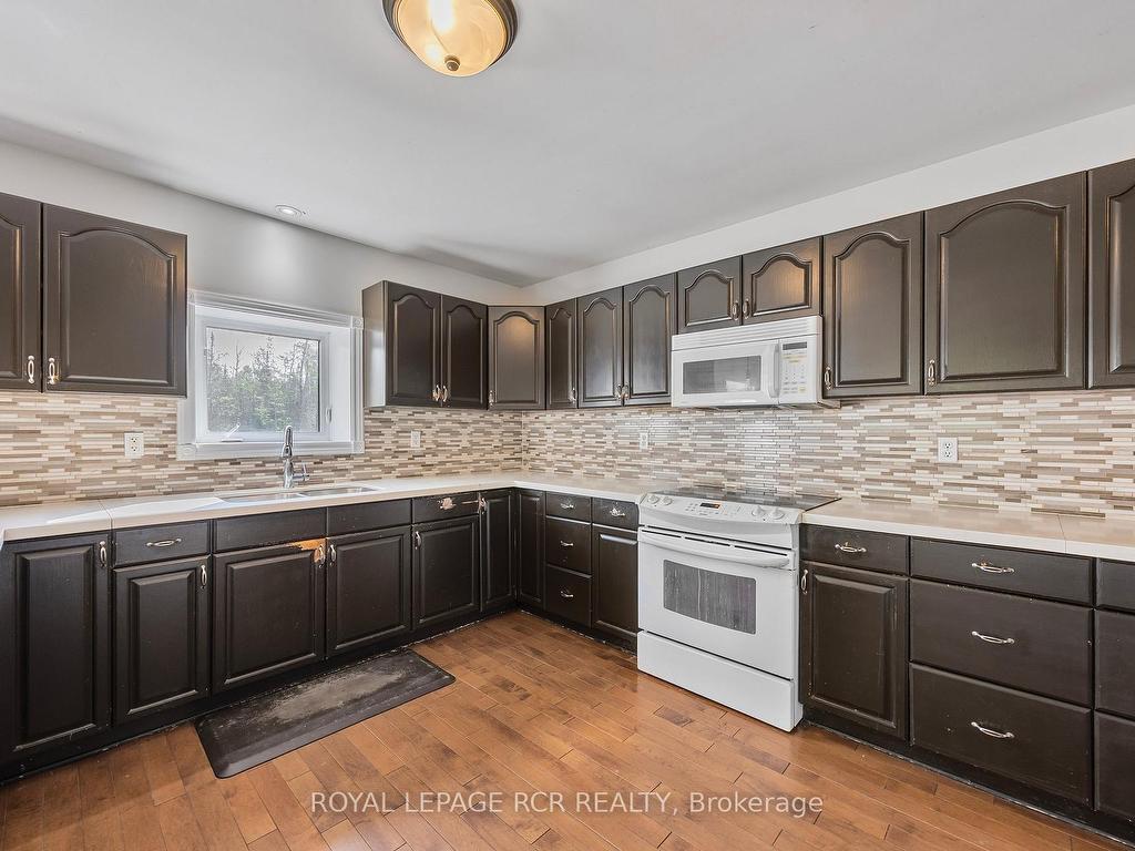 









281


Scarlett

Line,
Oro-Medonte,




ON
L0L 1V0

