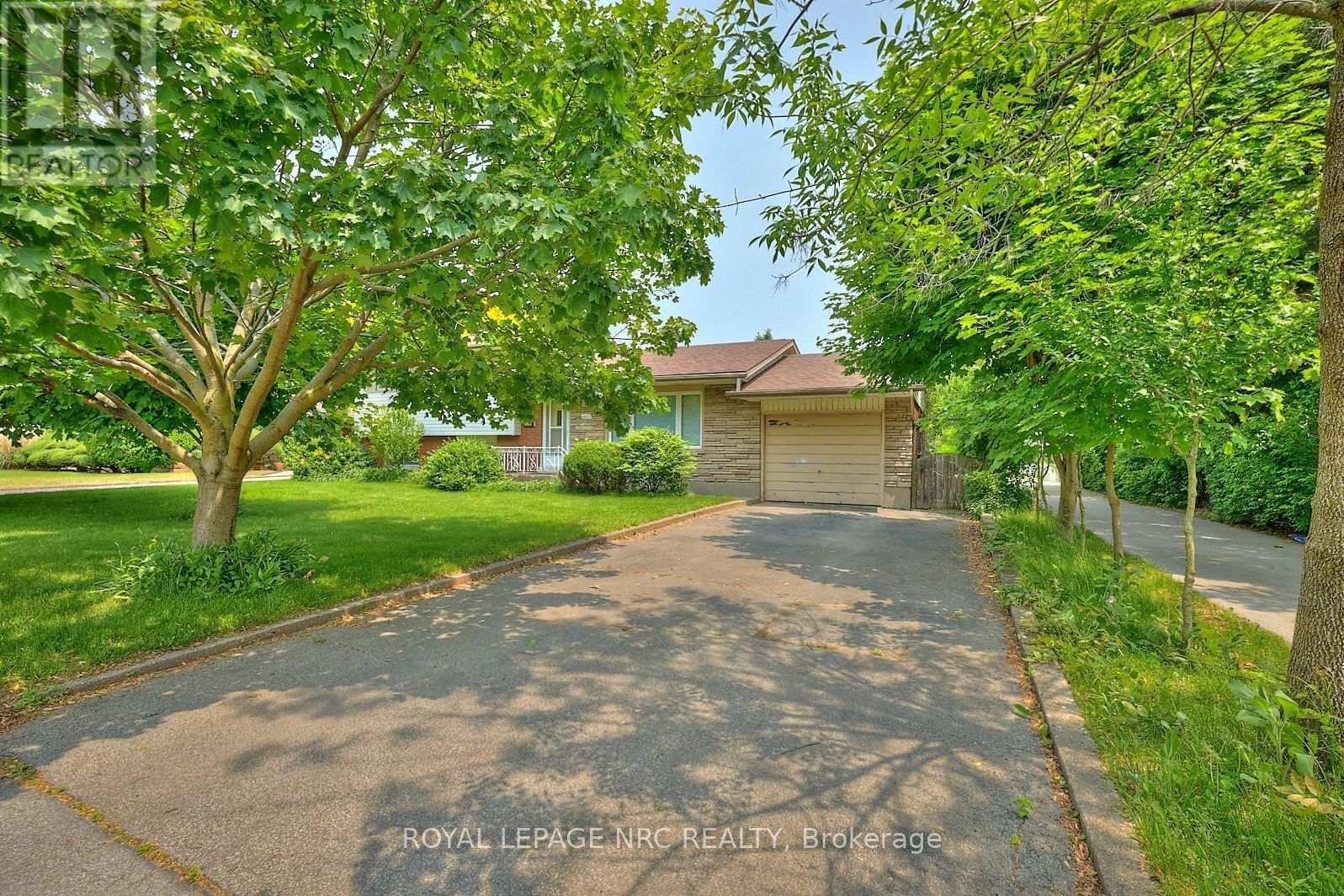 












4682 PINEDALE DRIVE

,
Niagara Falls (Morrison),




Ontario
L2E6M8


