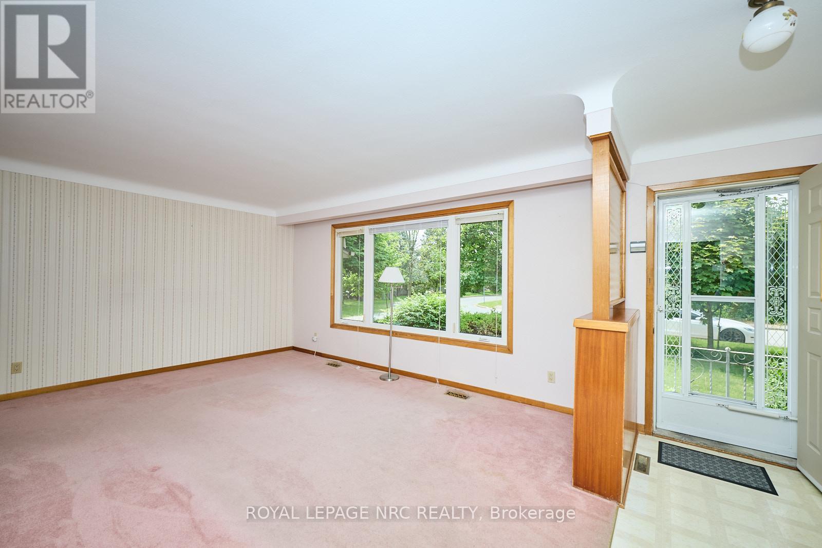 












4682 PINEDALE DRIVE

,
Niagara Falls (Morrison),




Ontario
L2E6M8

