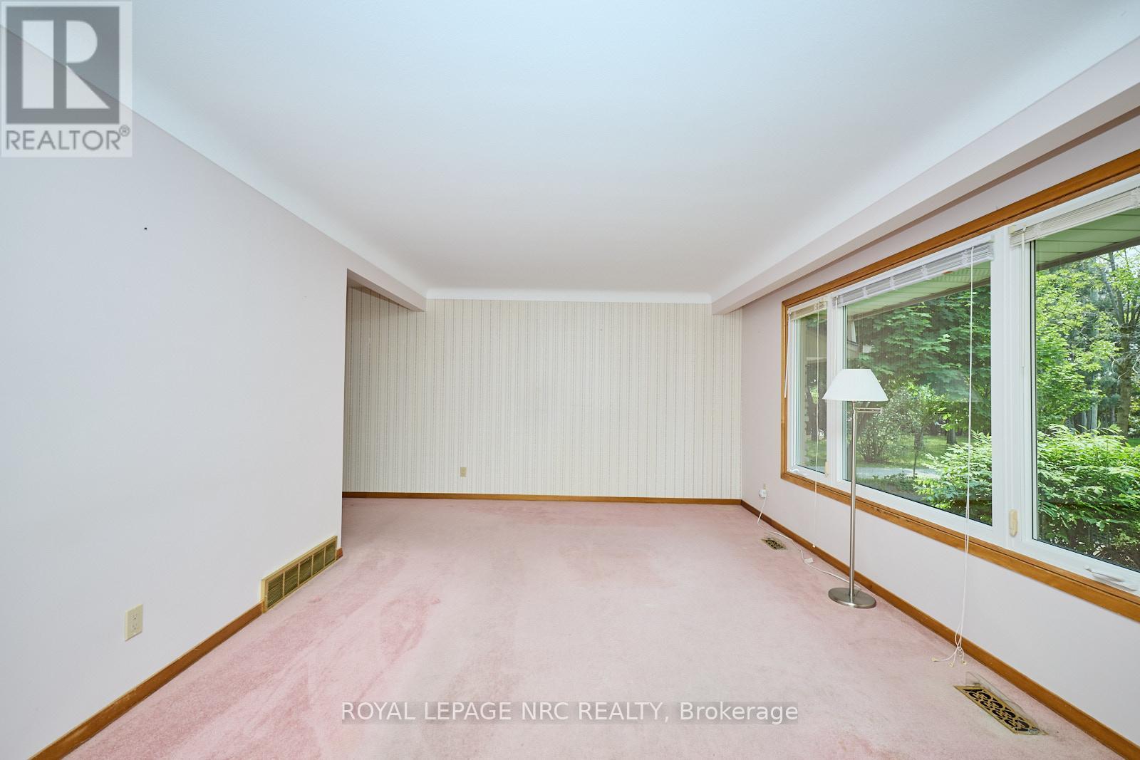 












4682 PINEDALE DRIVE

,
Niagara Falls (Morrison),




Ontario
L2E6M8

