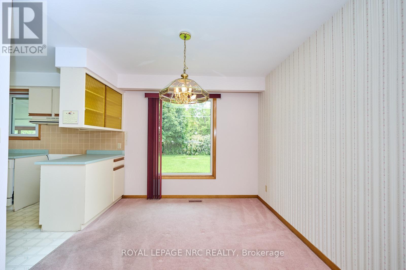 












4682 PINEDALE DRIVE

,
Niagara Falls (Morrison),




Ontario
L2E6M8


