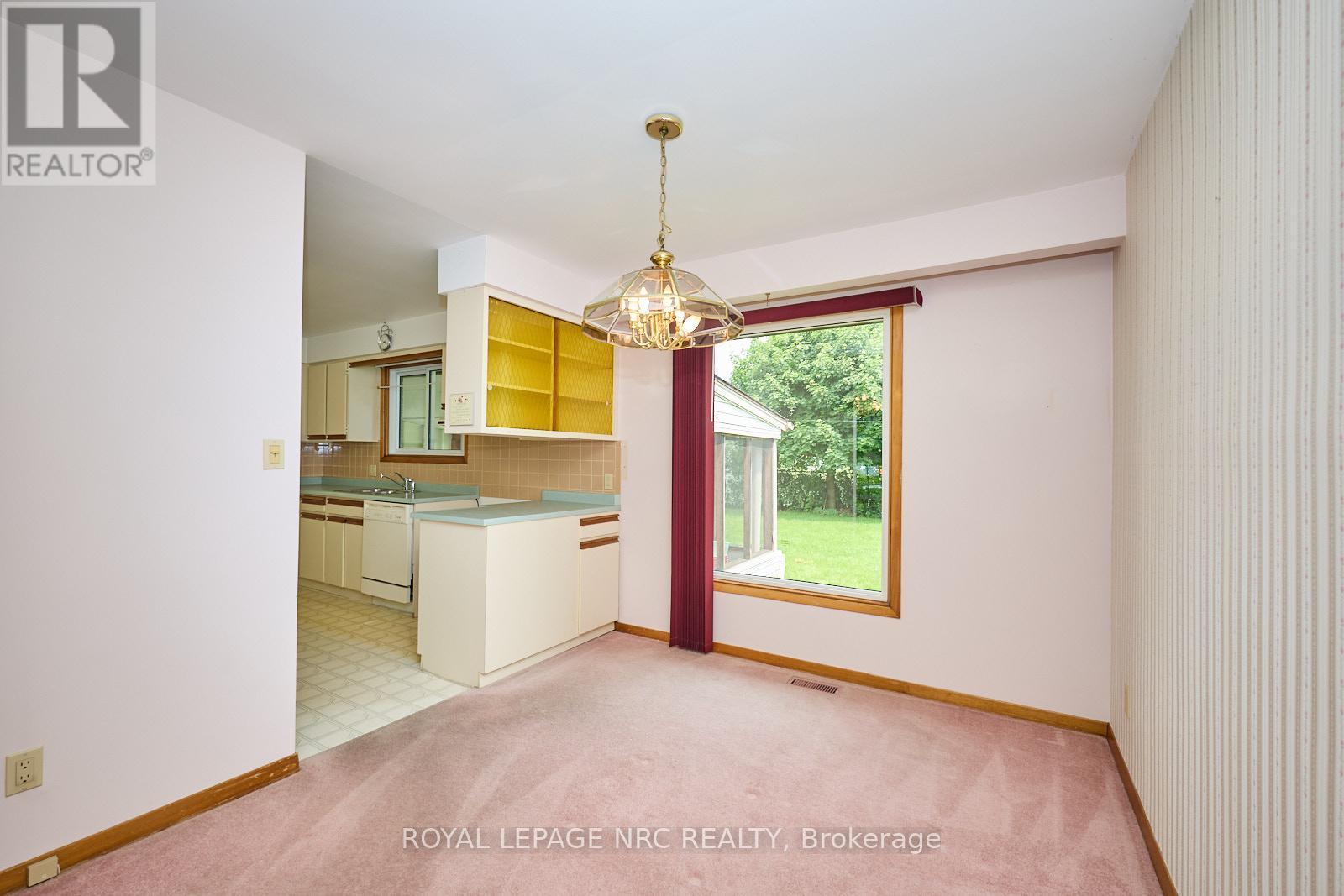 












4682 PINEDALE DRIVE

,
Niagara Falls (Morrison),




Ontario
L2E6M8

