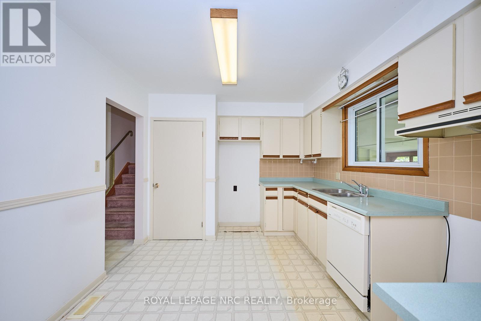 












4682 PINEDALE DRIVE

,
Niagara Falls (Morrison),




Ontario
L2E6M8

