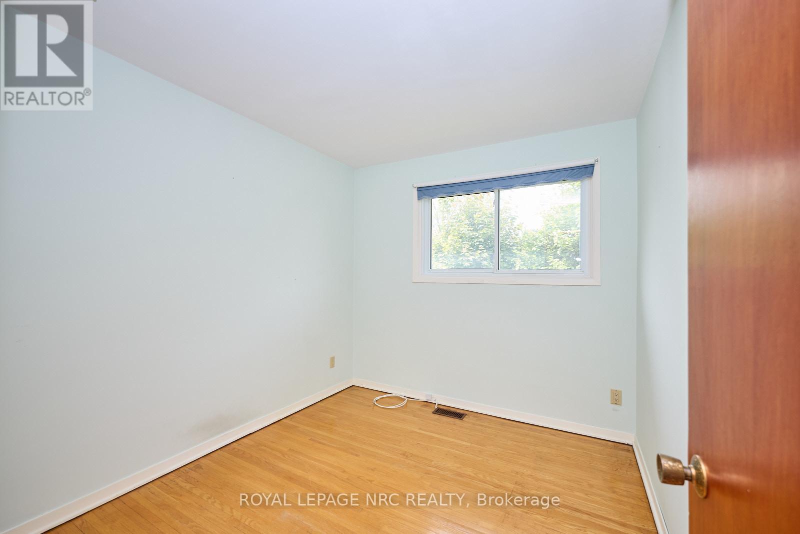 












4682 PINEDALE DRIVE

,
Niagara Falls (Morrison),




Ontario
L2E6M8

