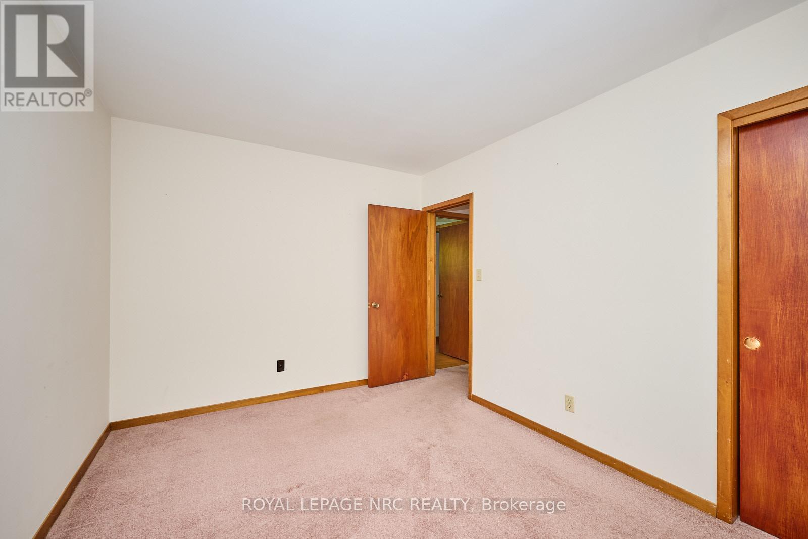 












4682 PINEDALE DRIVE

,
Niagara Falls (Morrison),




Ontario
L2E6M8

