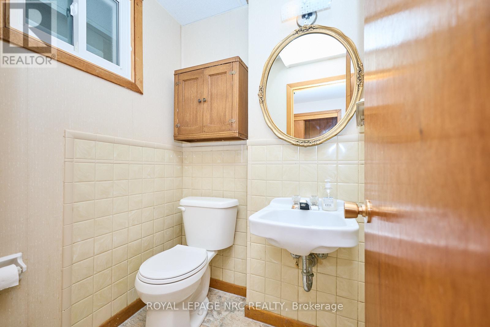 












4682 PINEDALE DRIVE

,
Niagara Falls (Morrison),




Ontario
L2E6M8

