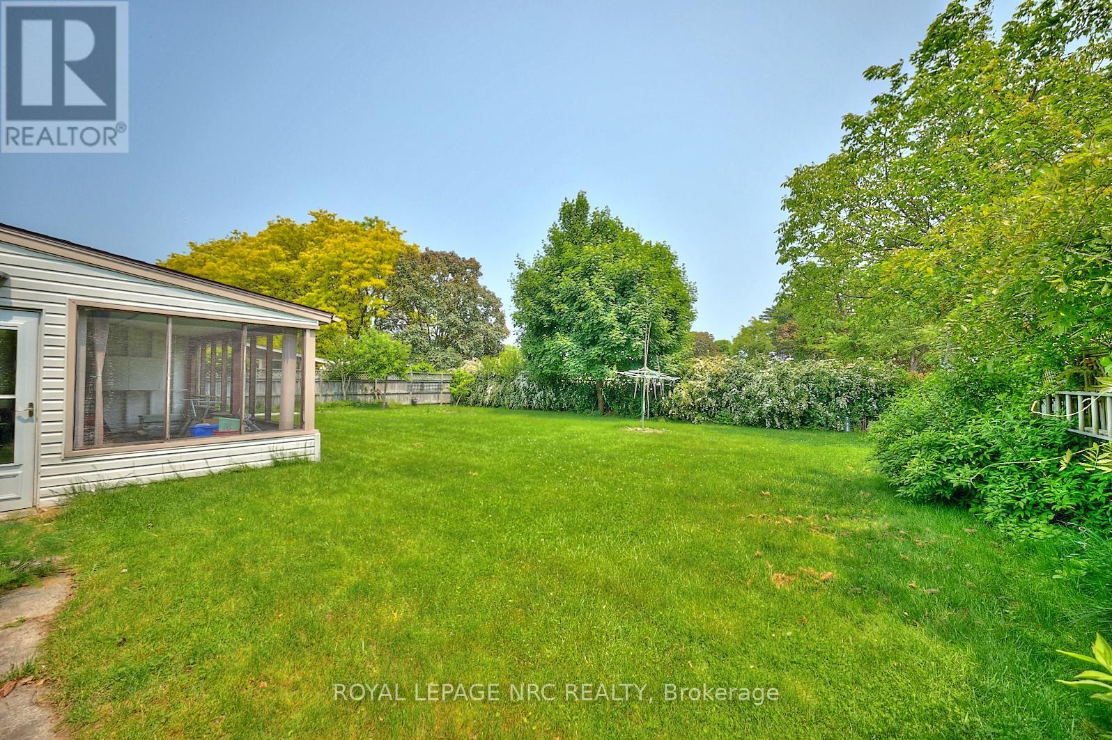 












4682 PINEDALE DRIVE

,
Niagara Falls (Morrison),




Ontario
L2E6M8

