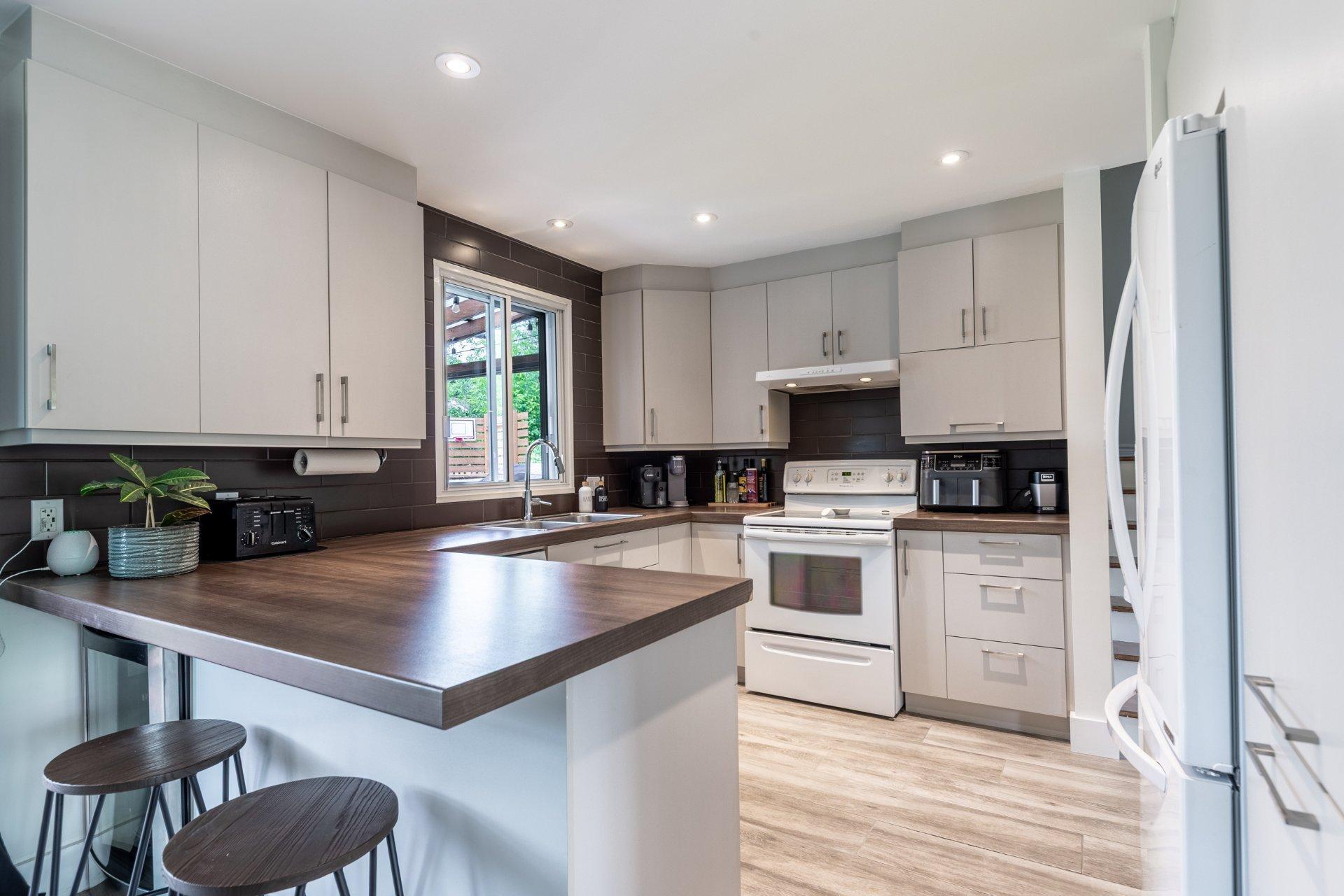 









244


Rue Liébert

,
Repentigny (Repentigny),




QC
J6A2P5

