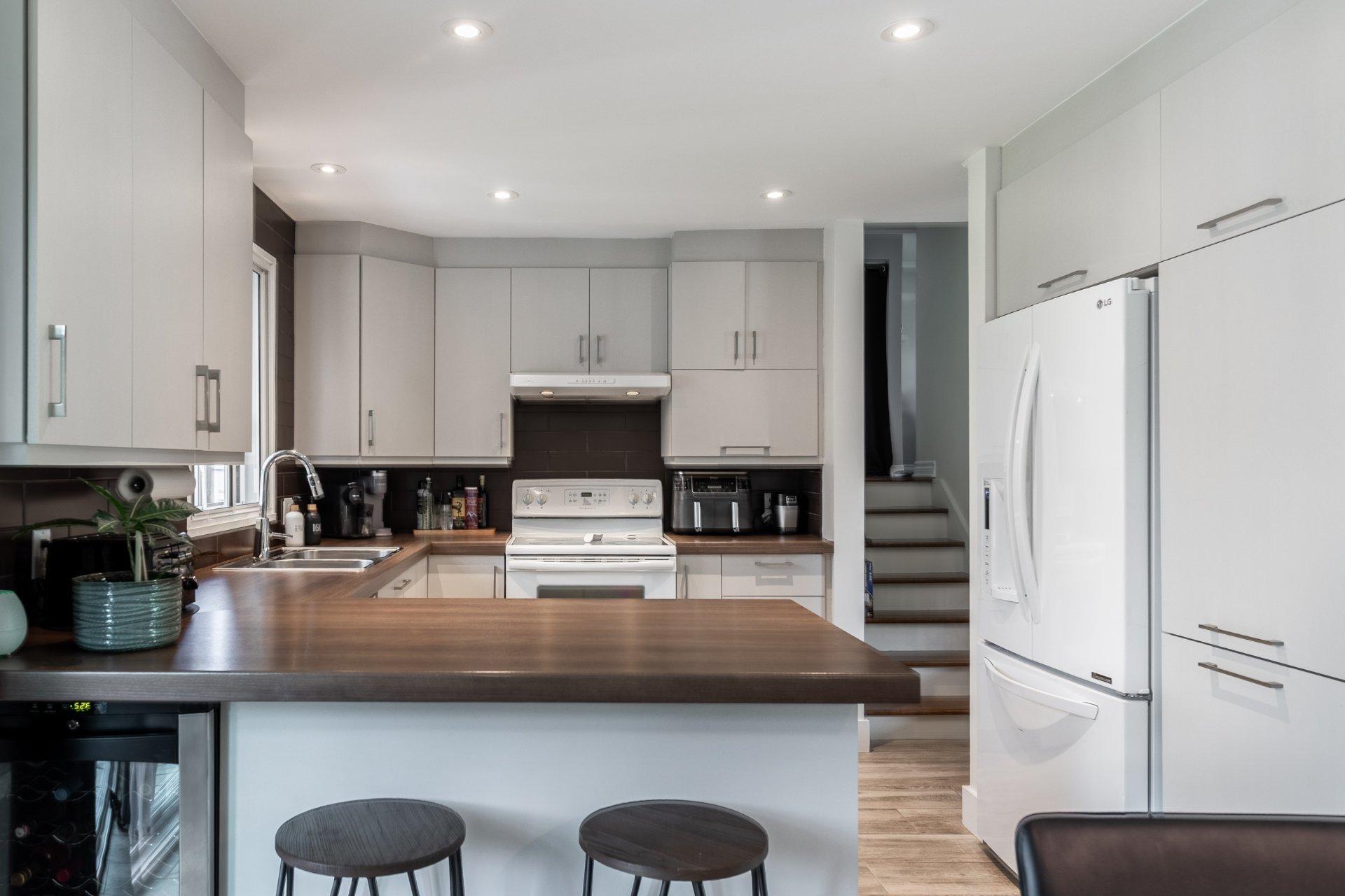 









244


Rue Liébert

,
Repentigny (Repentigny),




QC
J6A2P5

