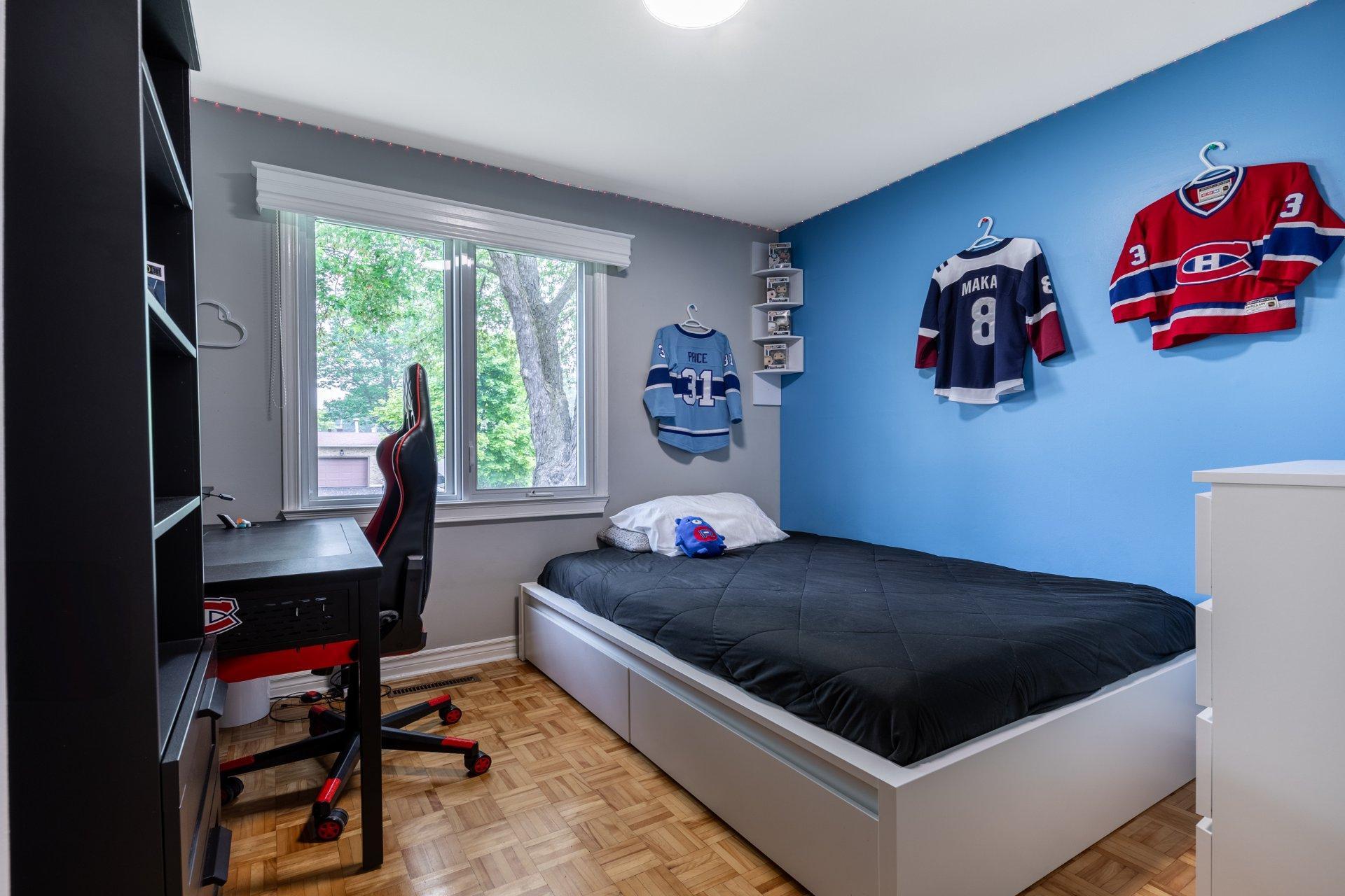 









244


Rue Liébert

,
Repentigny (Repentigny),




QC
J6A2P5


