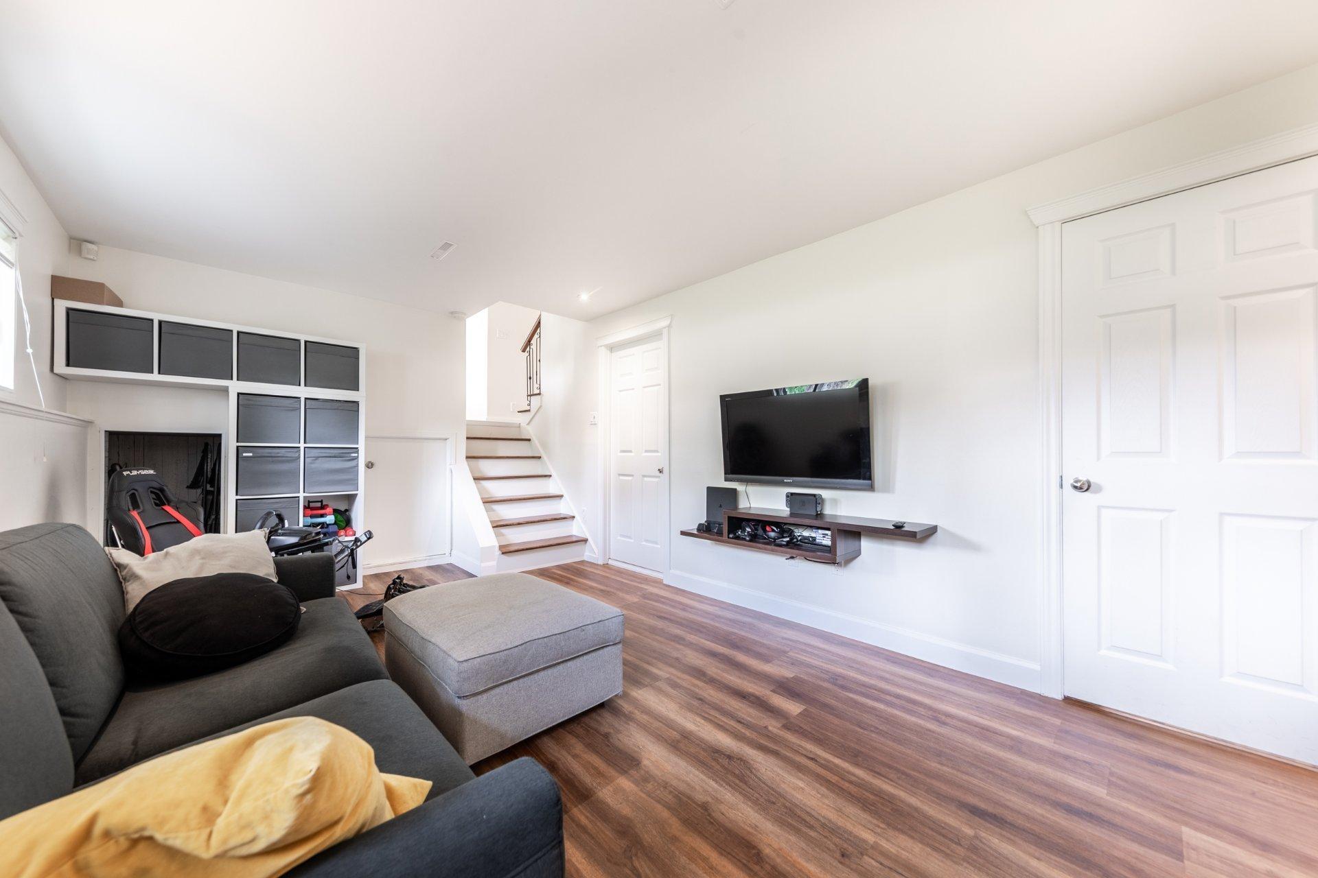 









244


Rue Liébert

,
Repentigny (Repentigny),




QC
J6A2P5

