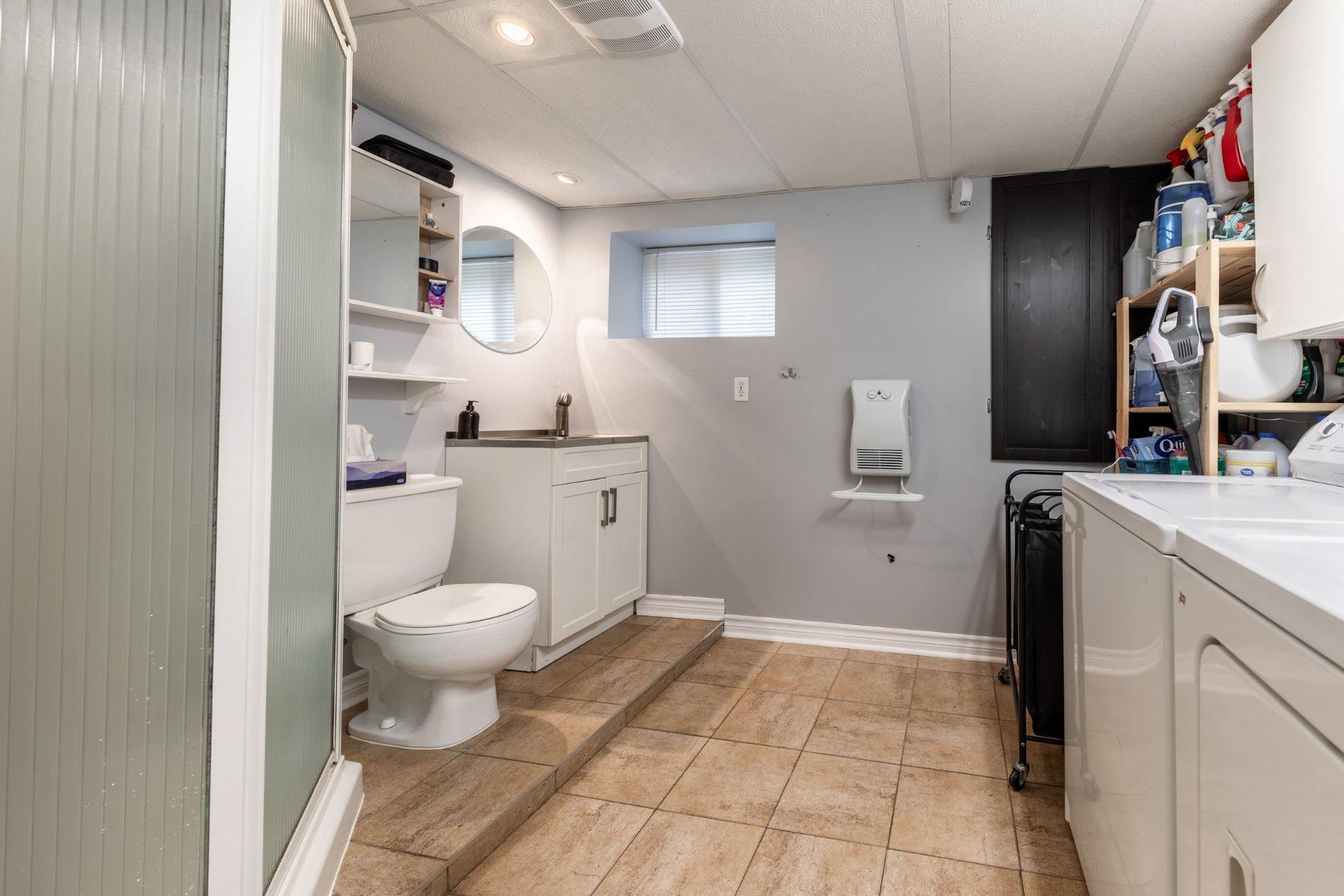 









244


Rue Liébert

,
Repentigny (Repentigny),




QC
J6A2P5

