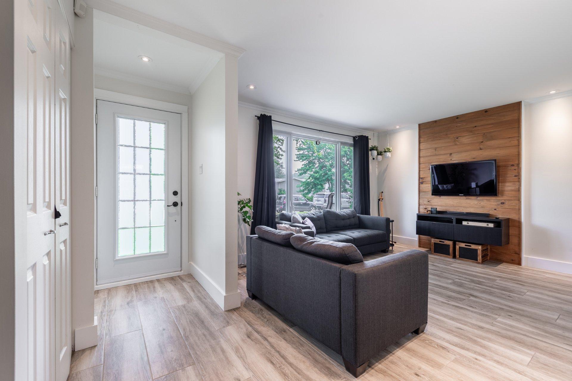 









244


Rue Liébert

,
Repentigny (Repentigny),




QC
J6A2P5

