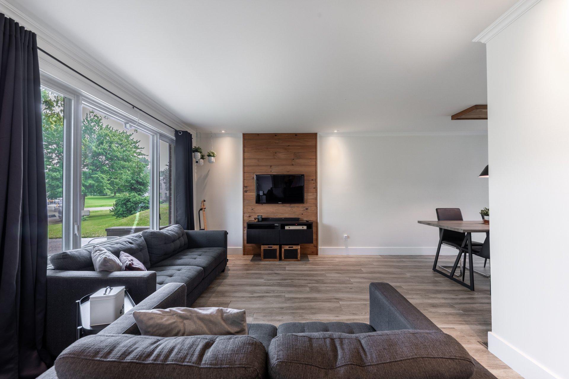 









244


Rue Liébert

,
Repentigny (Repentigny),




QC
J6A2P5

