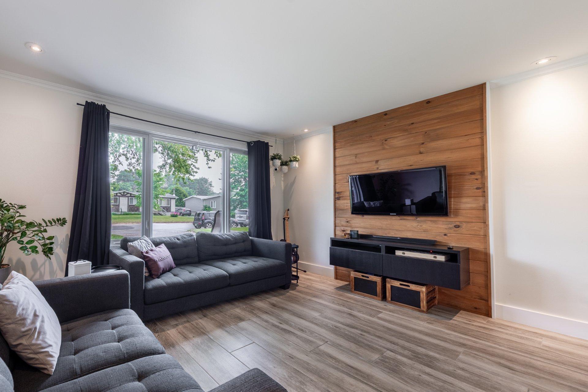 









244


Rue Liébert

,
Repentigny (Repentigny),




QC
J6A2P5

