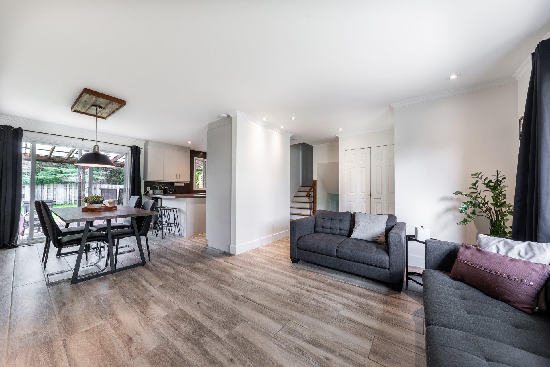









244


Rue Liébert

,
Repentigny (Repentigny),




QC
J6A2P5

