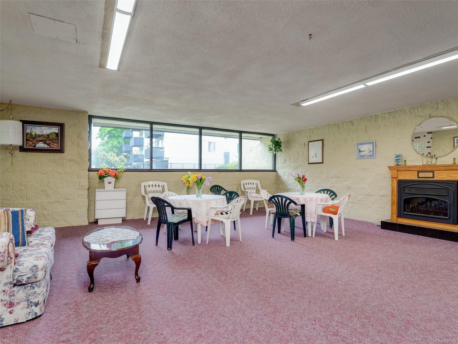 









1745


Leighton

Rd, 308,
Victoria,




BC
V8R 6R6

