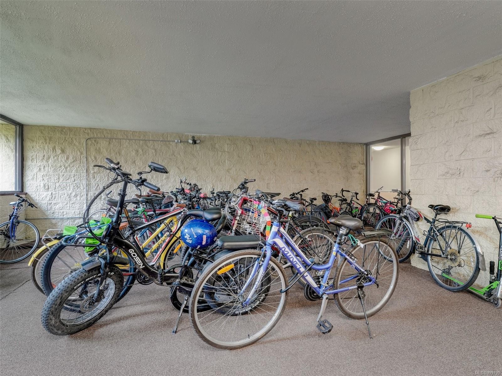 









1745


Leighton

Rd, 308,
Victoria,




BC
V8R 6R6

