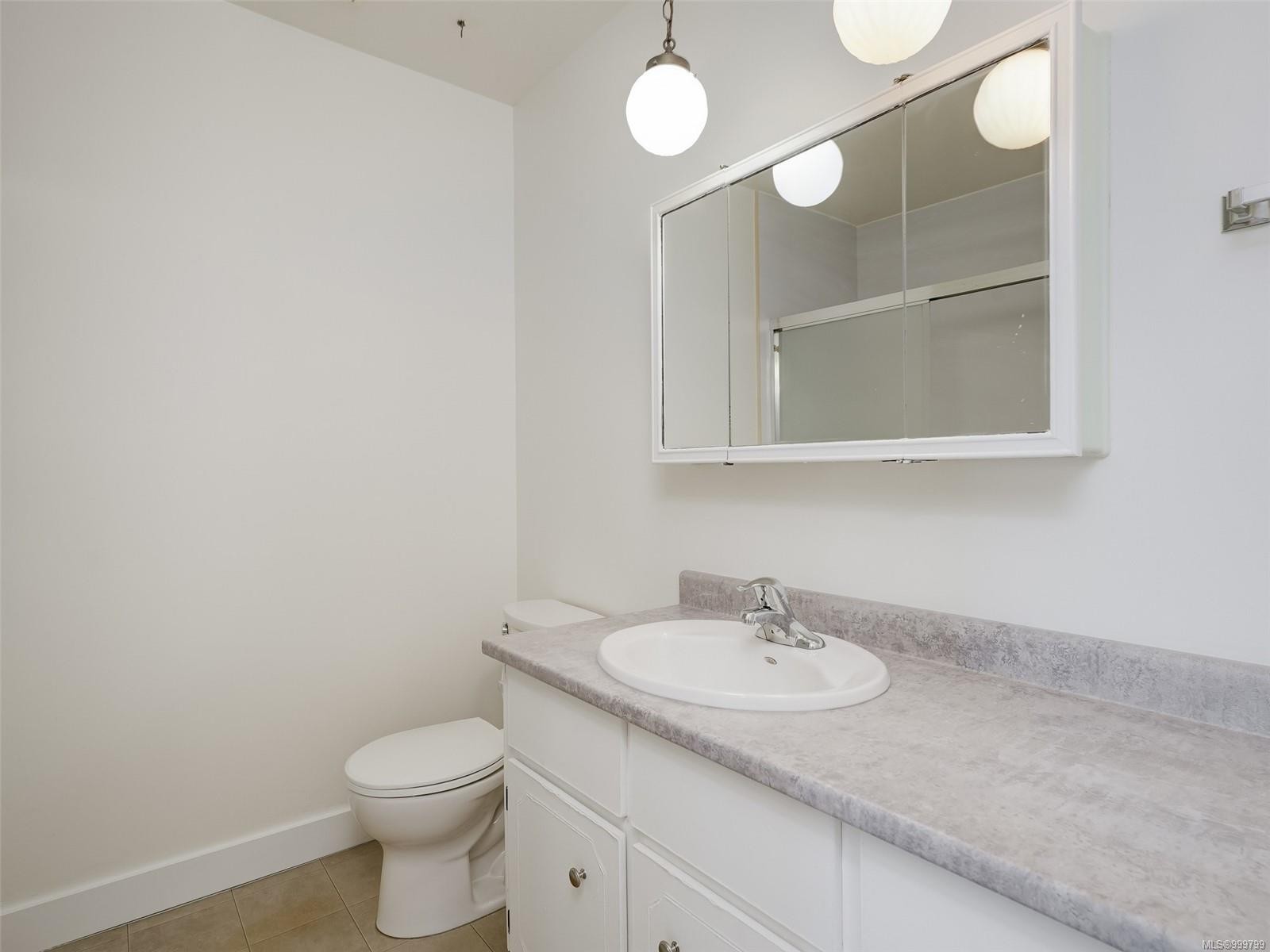 









1745


Leighton

Rd, 308,
Victoria,




BC
V8R 6R6

