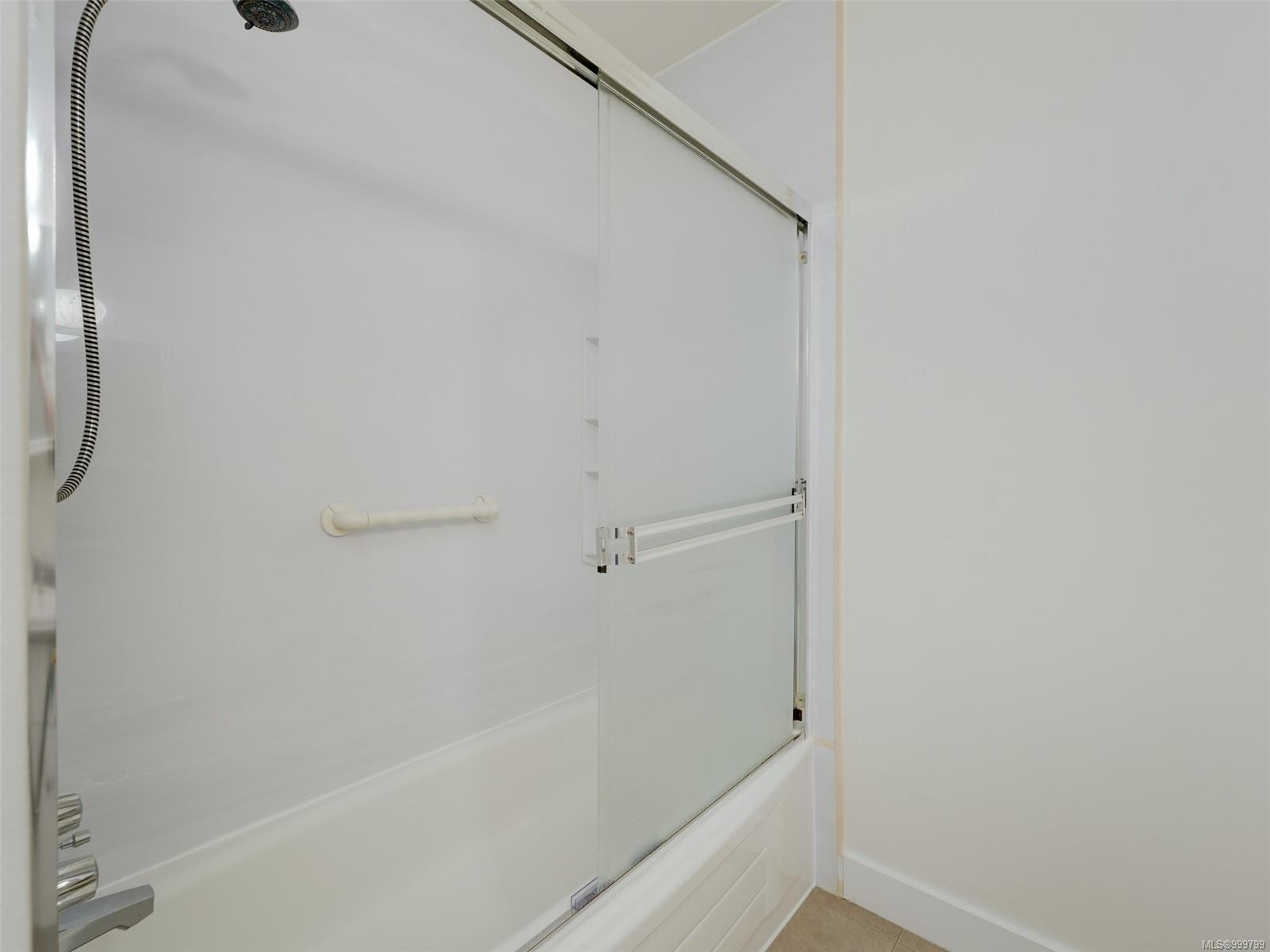 









1745


Leighton

Rd, 308,
Victoria,




BC
V8R 6R6

