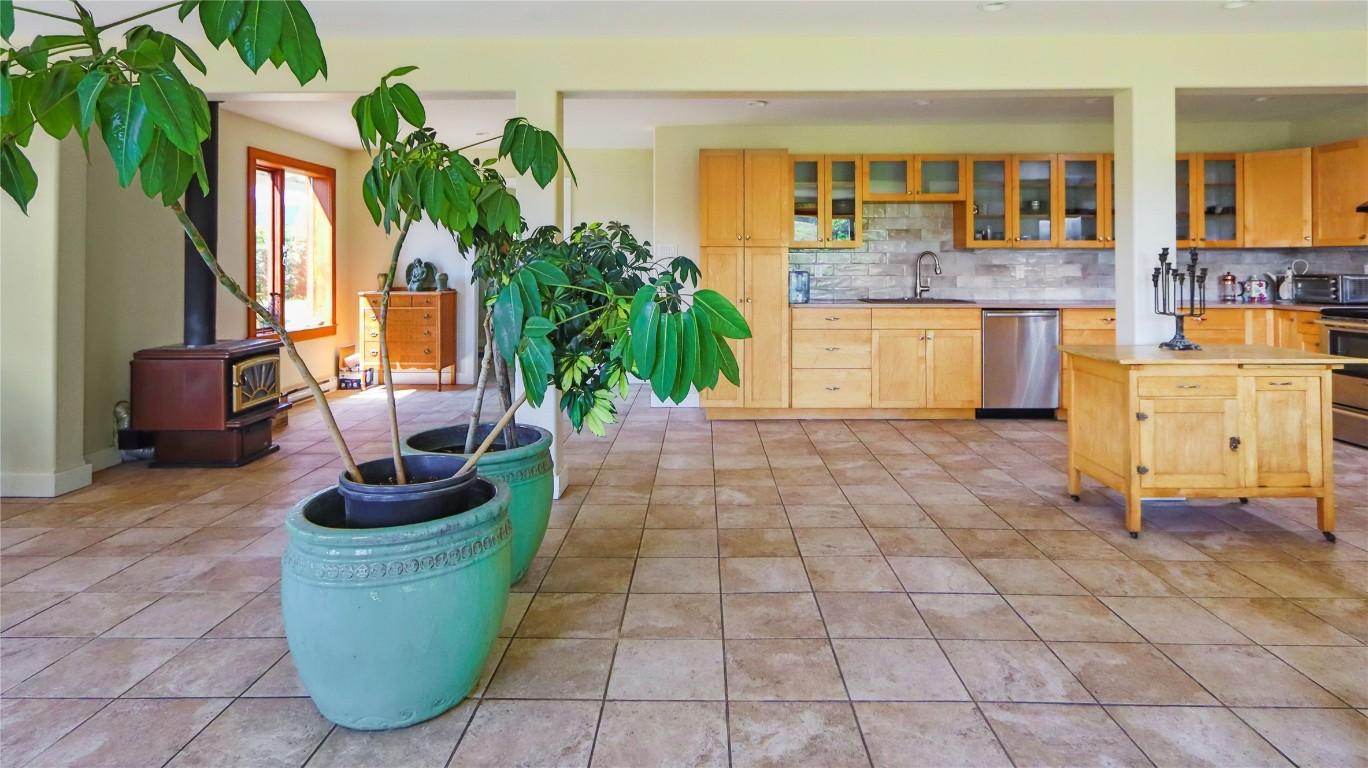 









4690


Hwy 3

,
Rock Creek,




BC
V0H 1Y0

