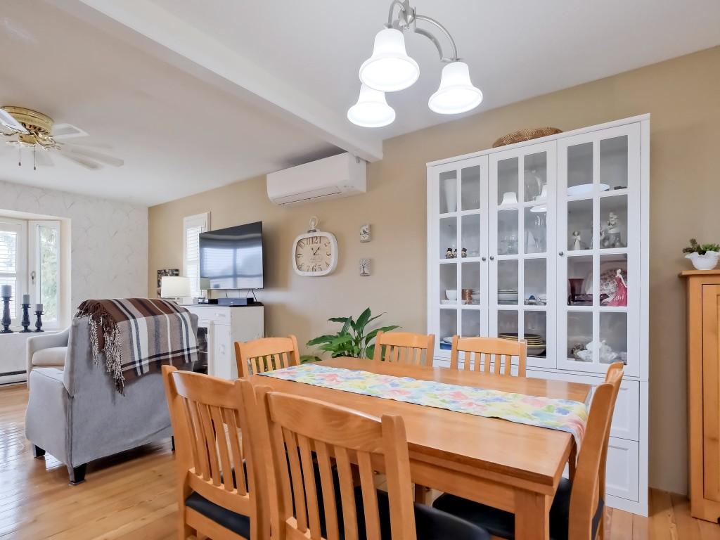 









5882


Victoria

Street,
Peachland,




BC
V0X 1X4

