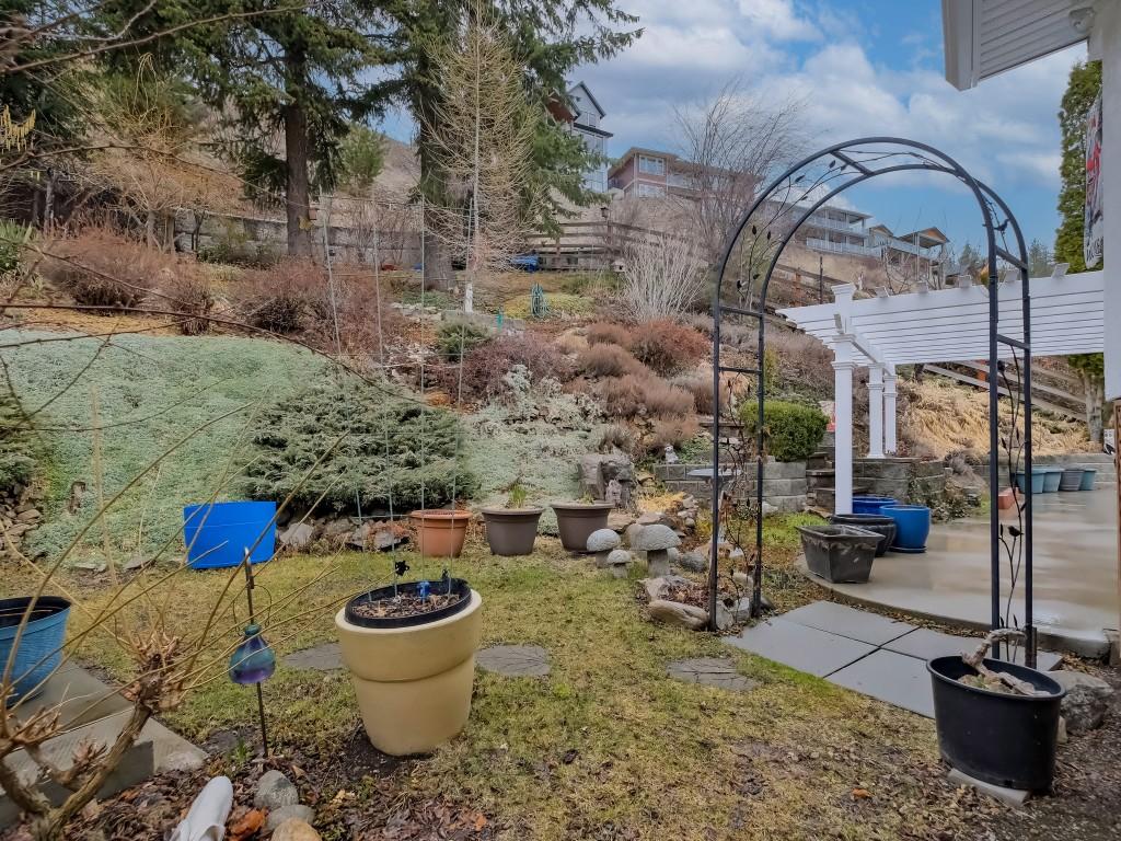 









5882


Victoria

Street,
Peachland,




BC
V0X 1X4

