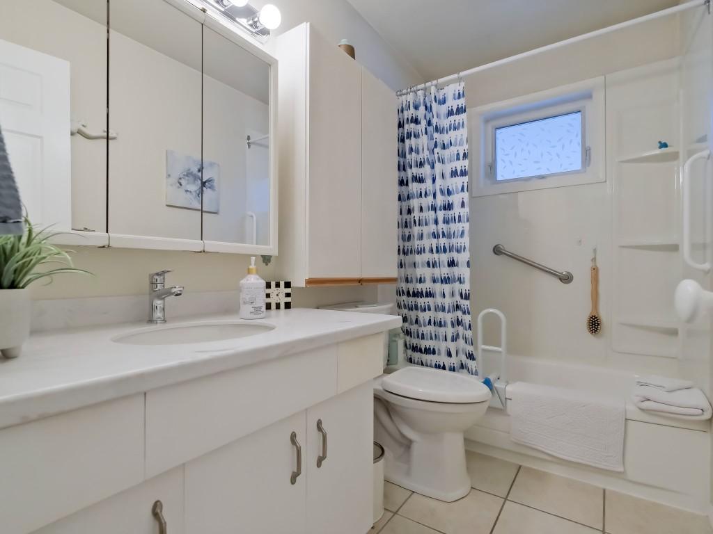 









5882


Victoria

Street,
Peachland,




BC
V0X 1X4

