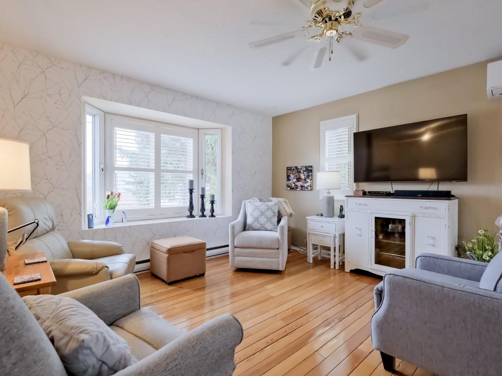 









5882


Victoria

Street,
Peachland,




BC
V0X 1X4

