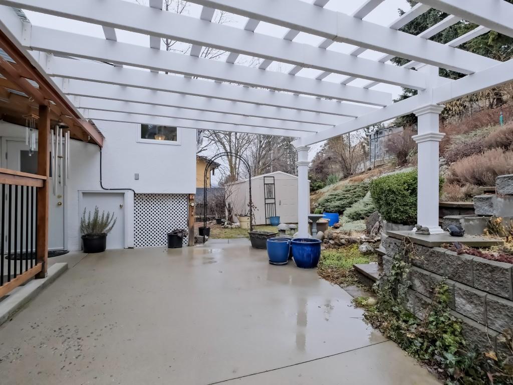 









5882


Victoria

Street,
Peachland,




BC
V0X 1X4

