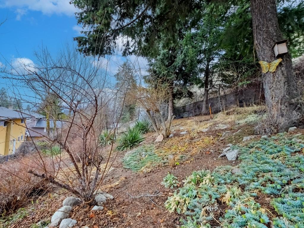 









5882


Victoria

Street,
Peachland,




BC
V0X 1X4

