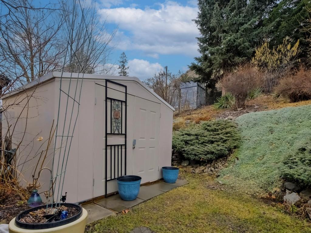 









5882


Victoria

Street,
Peachland,




BC
V0X 1X4

