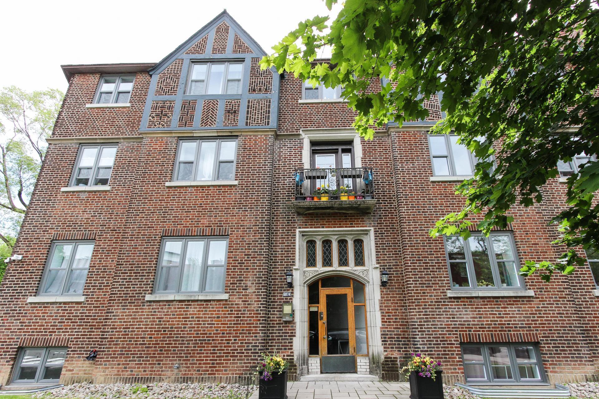 









6874


Rue Sherbrooke O.

, 4,
Montréal (Côte-des-Neiges/Notre-Dame-de-Grâce),




QC
H4B1P7


