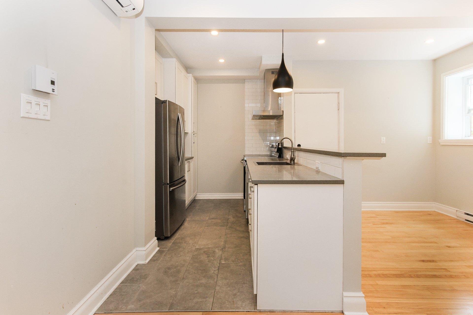 









6874


Rue Sherbrooke O.

, 4,
Montréal (Côte-des-Neiges/Notre-Dame-de-Grâce),




QC
H4B1P7


