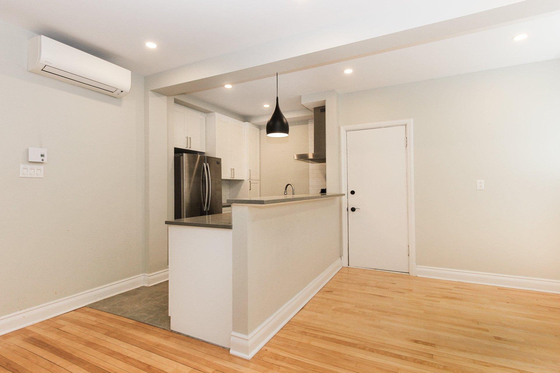 









6874


Rue Sherbrooke O.

, 4,
Montréal (Côte-des-Neiges/Notre-Dame-de-Grâce),




QC
H4B1P7

