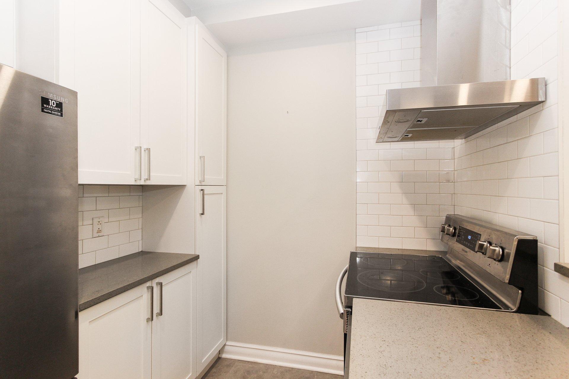 









6874


Rue Sherbrooke O.

, 4,
Montréal (Côte-des-Neiges/Notre-Dame-de-Grâce),




QC
H4B1P7

