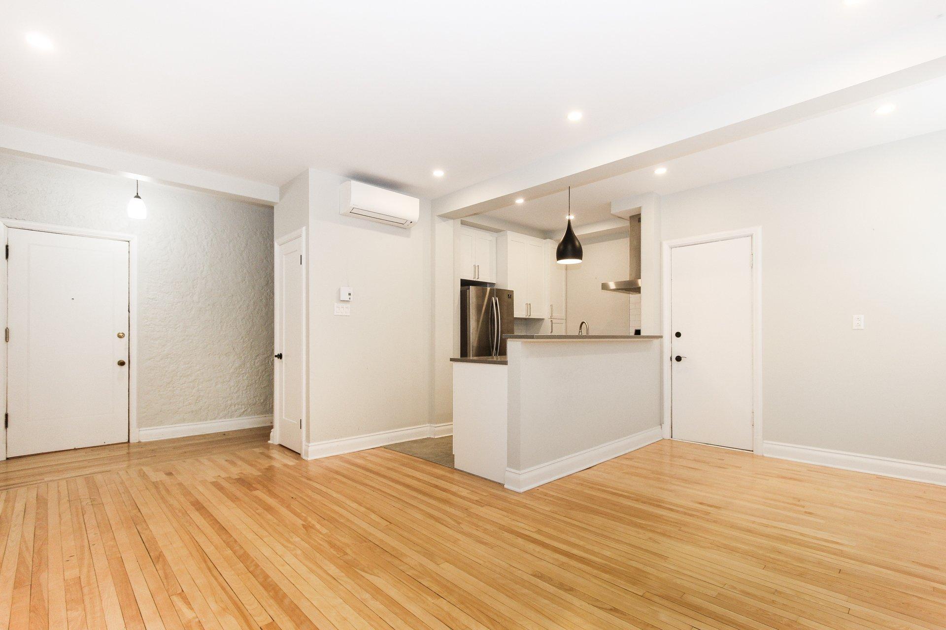 









6874


Rue Sherbrooke O.

, 4,
Montréal (Côte-des-Neiges/Notre-Dame-de-Grâce),




QC
H4B1P7

