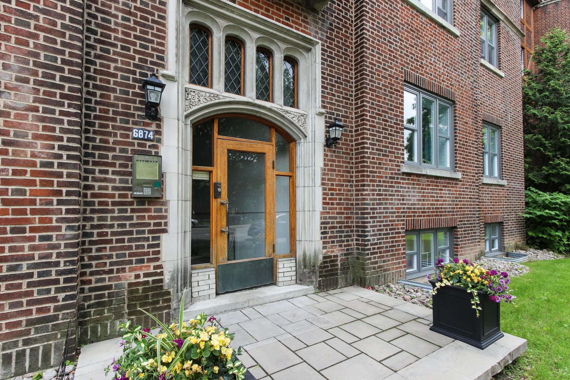 









6874


Rue Sherbrooke O.

, 4,
Montréal (Côte-des-Neiges/Notre-Dame-de-Grâce),




QC
H4B1P7

