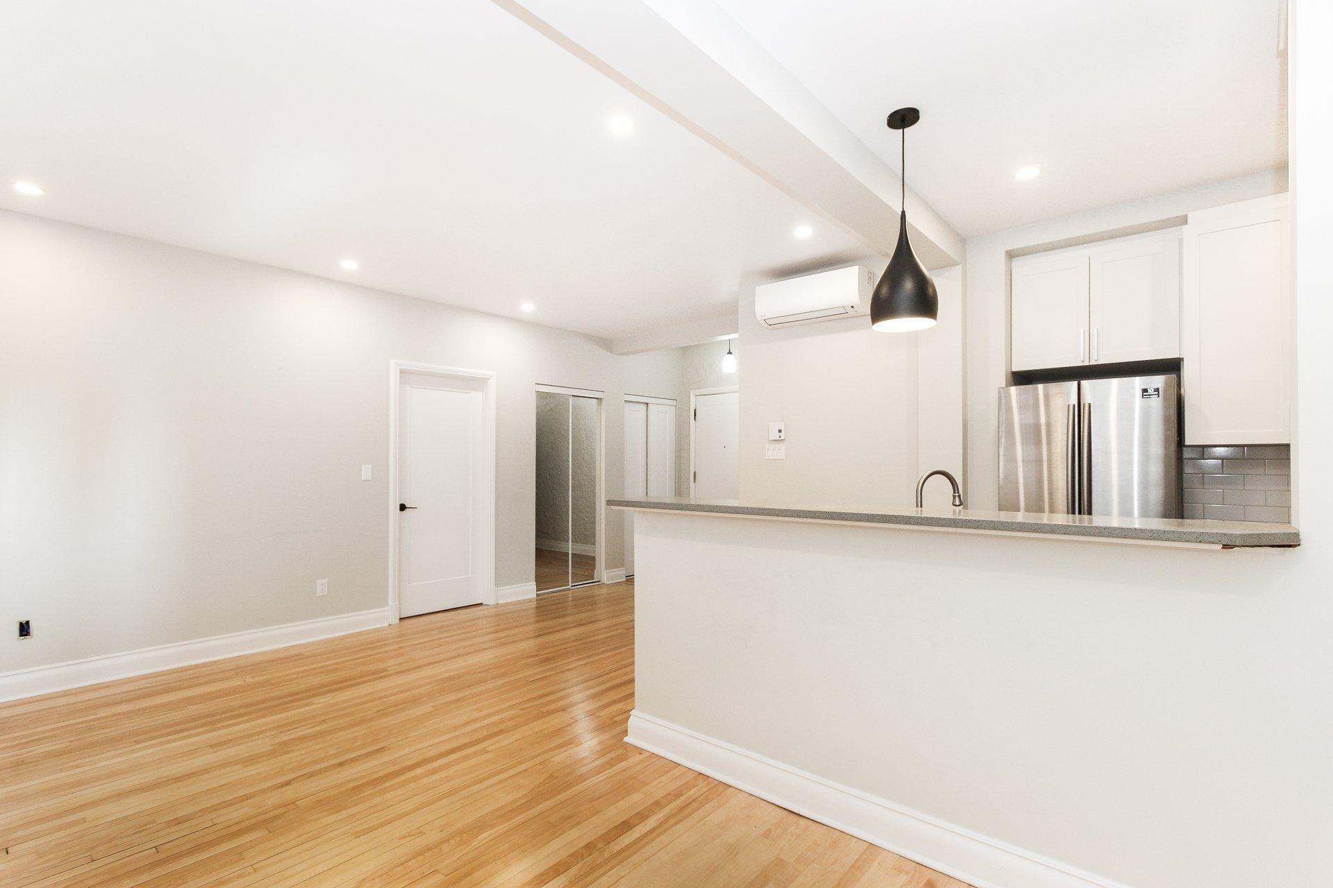 









6874


Rue Sherbrooke O.

, 4,
Montréal (Côte-des-Neiges/Notre-Dame-de-Grâce),




QC
H4B1P7

