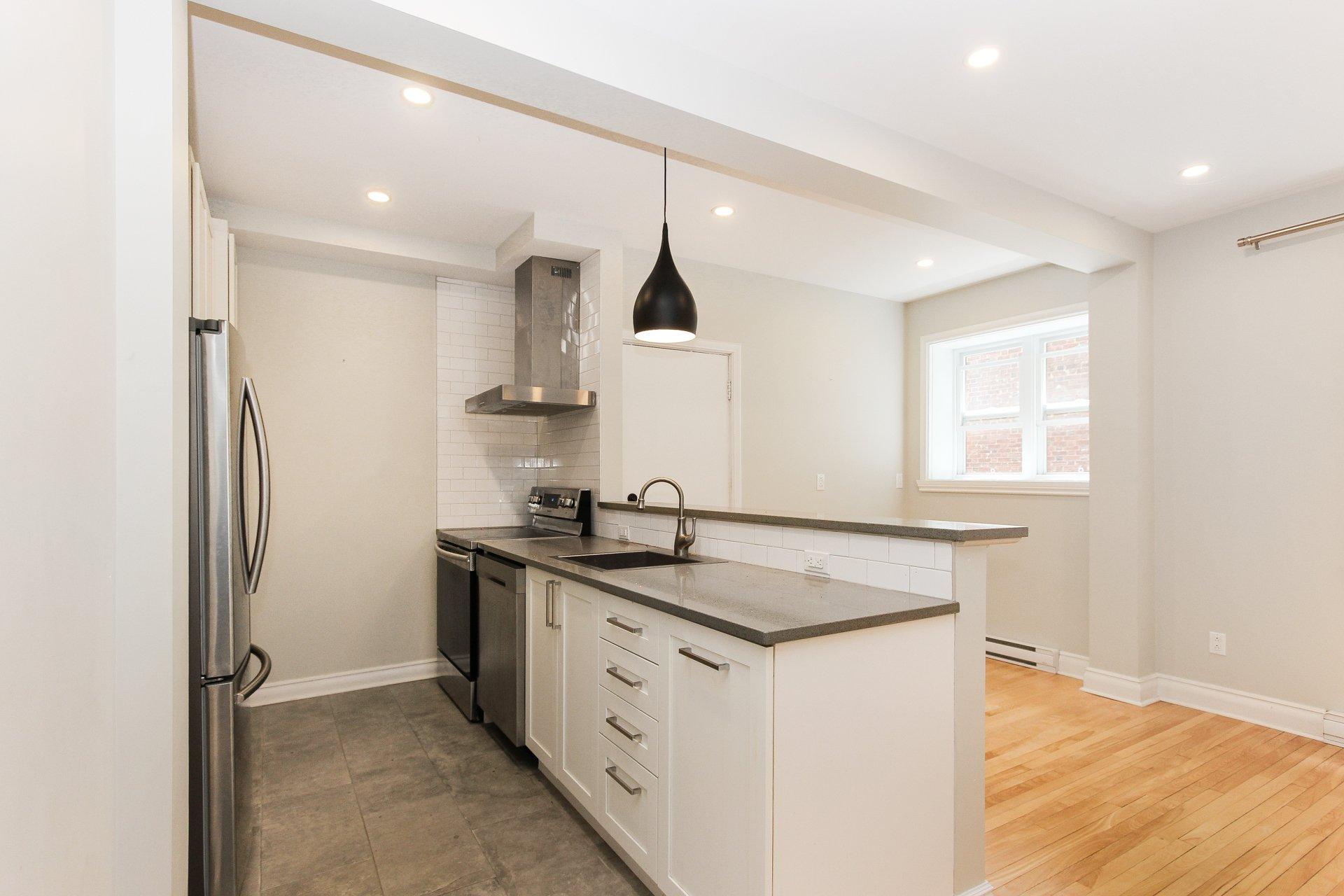 









6874


Rue Sherbrooke O.

, 4,
Montréal (Côte-des-Neiges/Notre-Dame-de-Grâce),




QC
H4B1P7

