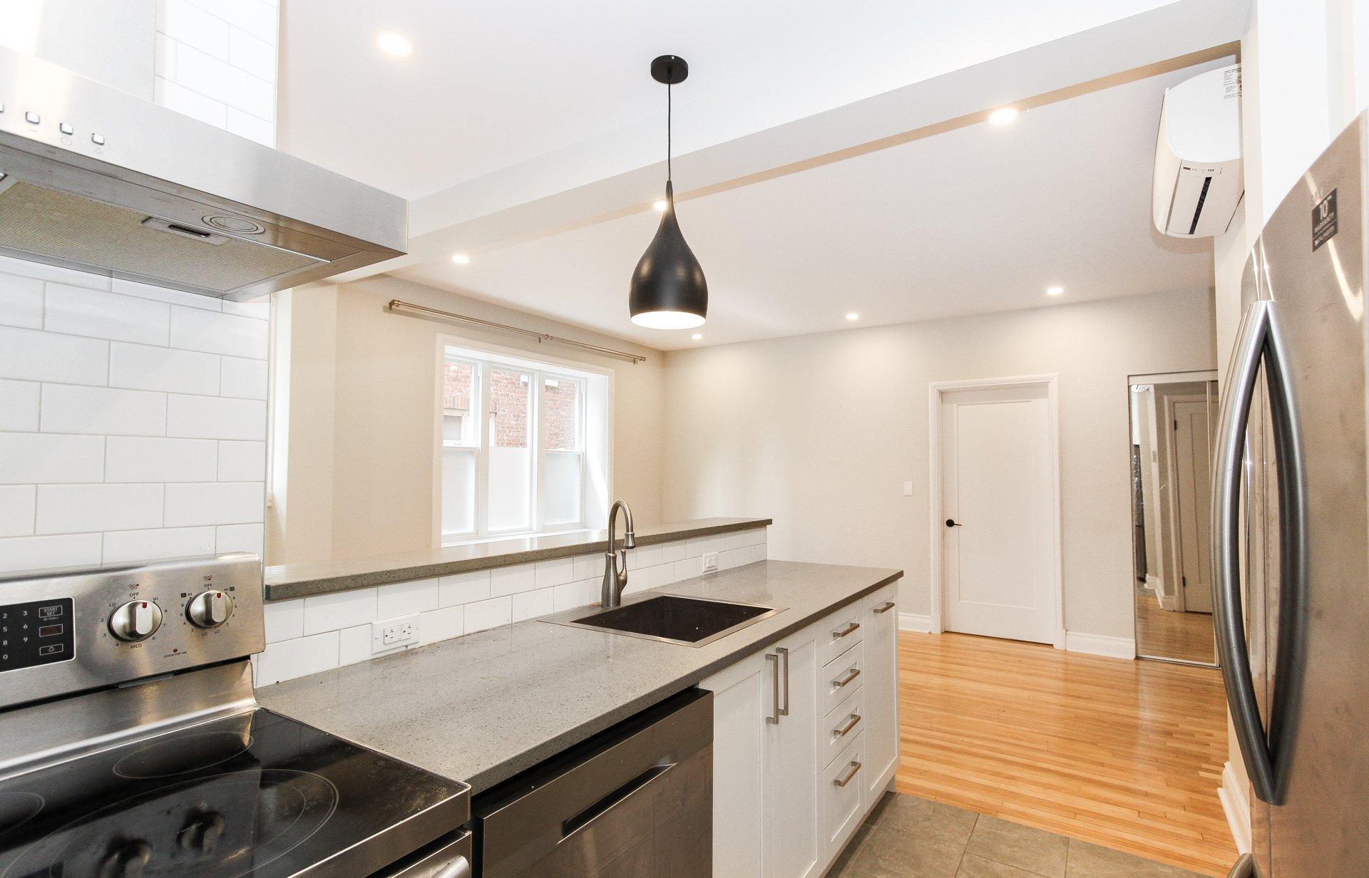 









6874


Rue Sherbrooke O.

, 4,
Montréal (Côte-des-Neiges/Notre-Dame-de-Grâce),




QC
H4B1P7

